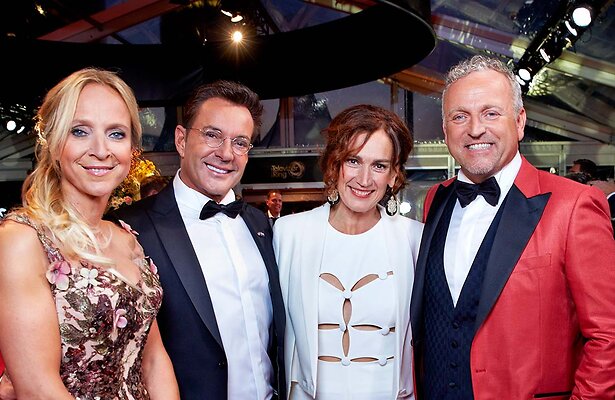 Floortje Dessing, Gerard Joling, Monic Hendrickx en Gordon tijdens het Gouden Televizier-Ring Gala 2016