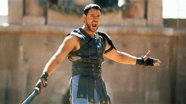 Russell Crowe knokt in de arena