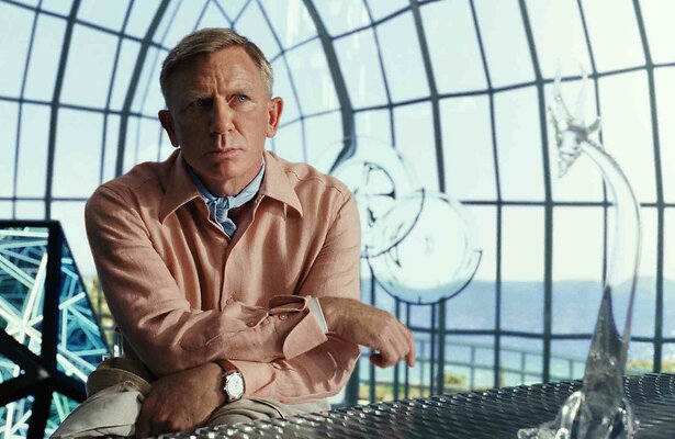 Daniel Craig in Glass Onion: A Knives Out Mystery