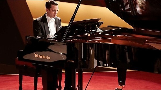 Elijah Wood moet spelen voor zijn leven