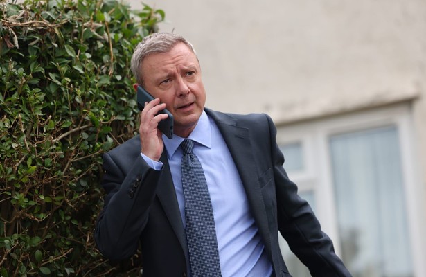 John Simm als Roy Grace