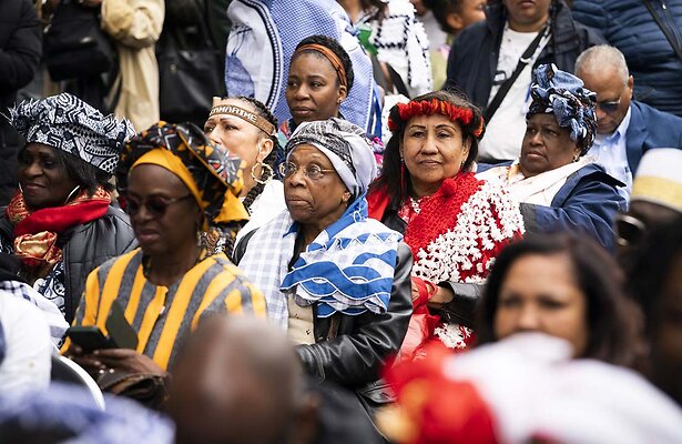 Herdenkingstocht op eerste dag Keti Koti-maand (2023)