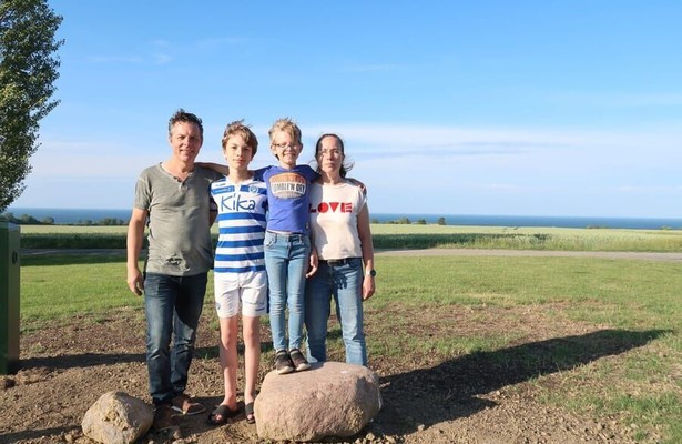 Eric, Judith en hun twee kinderen in Het Roer Om