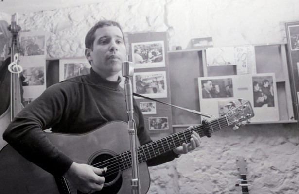 Still uit The Music of Paul Simon - In Restless Dreams