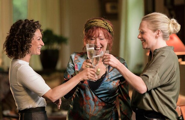 Eva van de Wijdeven, Loes Luca en Jelka van Houten