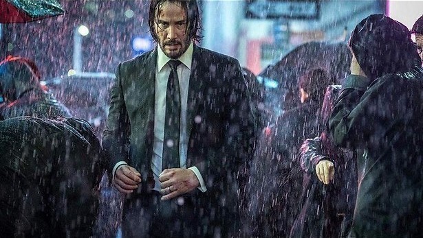 Keanu Reeves knokt door