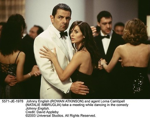 Rowan Atkinson is de slechtste spion ooit