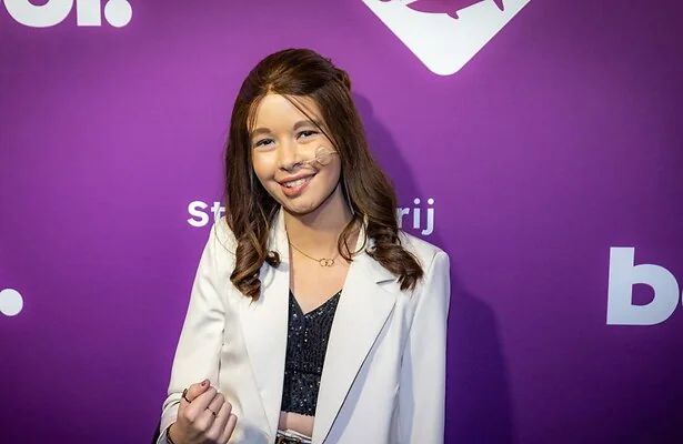 Jade Kops op de rode loper voor de uitreiking van The Best Social Awards 2025. 