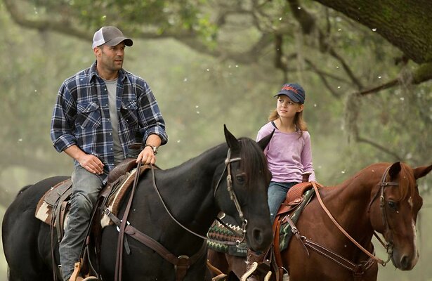 Jason Statham Izabela Vidovic in Homefront