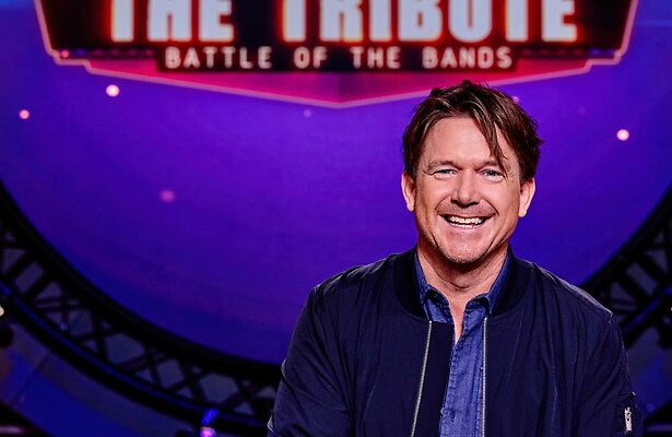 Johnny de Mol in het programma The Tribute.