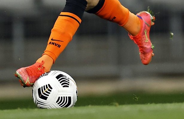 NOS EK voetbal: Oranje mag los