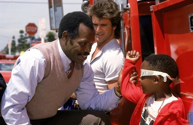 Danny Glover en Mel Gibson jagen op een drugsbende