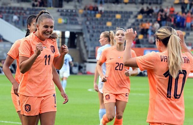 Lieke Martens (Nederland vs. België)