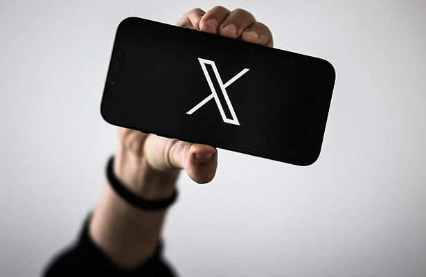 Logo X. 