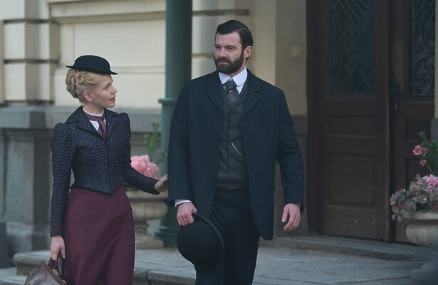 Miss Scarlet and the Duke