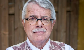 Mr. Frank Visser doet uitspraak