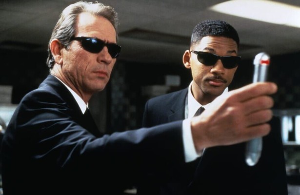 Tommy Lee Jones en Will Smith in Men in Black