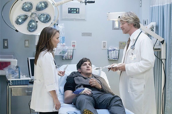 Ashton Kutcher deelt het bed met Natalie Portman