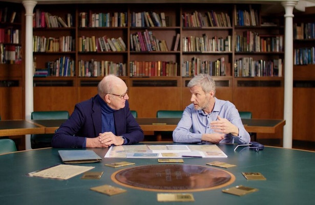 Philip Freriks met Britse ooggetuige van Bergen-Belsen