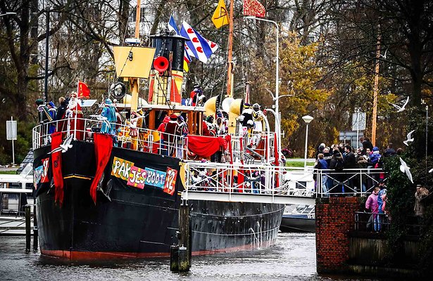 Pakjesboot 12