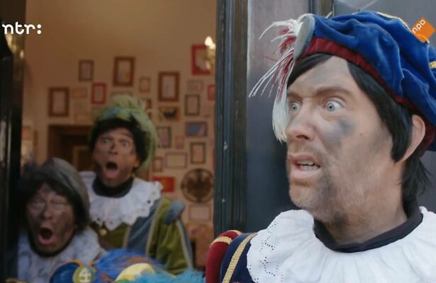 Pieten geschokt door lange rij potentiële Sinterklazen. 