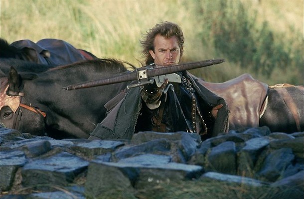 Kevin Costner steelt van de rijken
