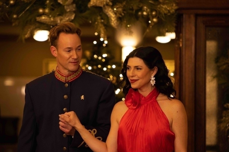 Royally Yours, This Christmas