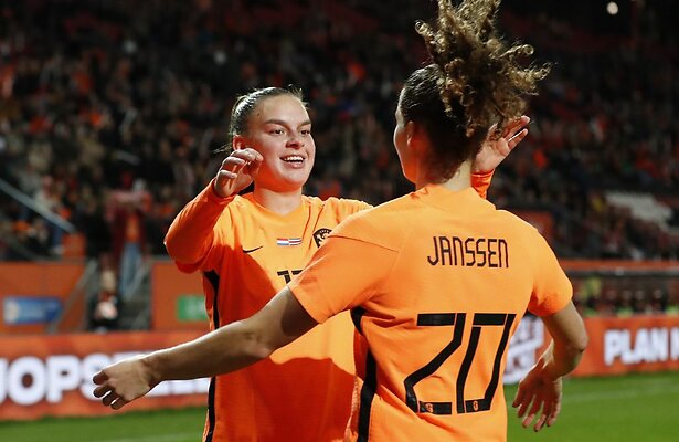 Romee Leuchter voor Nederlands Elftal