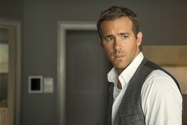 Ben Kingsley kruipt in het lichaam van Ryan Reynolds