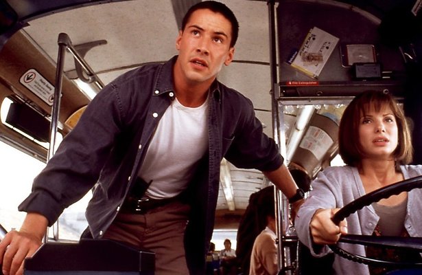 Keanu Reeves en Sandra Bullock racen door L.A.