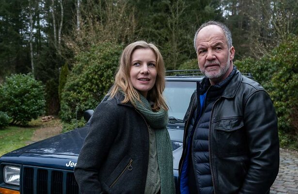 Anna von Haebler en Marek Erhardt in SOKO Hamburg