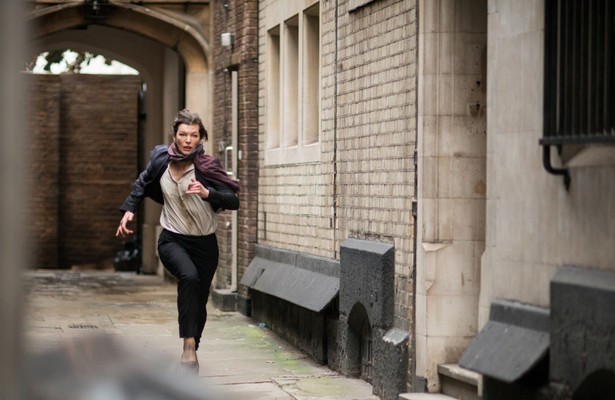 Milla Jovovich in Survivor