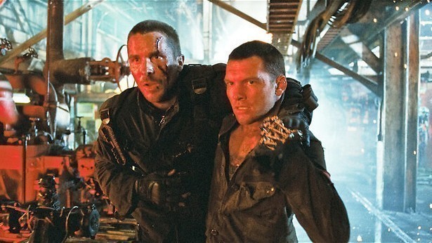 Christian Bale vecht tegen Skynet