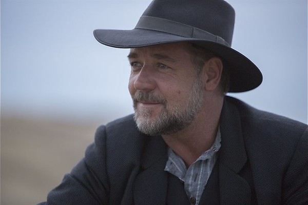 Russell Crowe zoekt zijn zoons