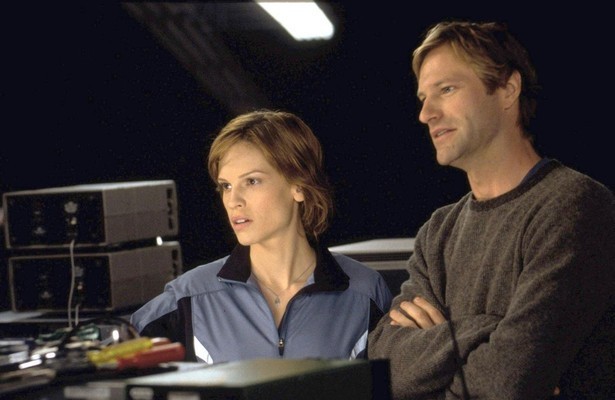 Aaron Eckhart en D.J. Qualls in The Core
