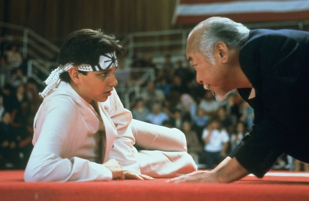 Ralph Macchio en Pat Morita als Mr. Myiagi in The Karate Kid, Part III