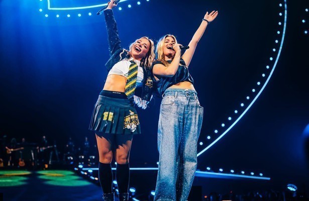 Emma Heesters en Roxy Dekker bij The Streamers