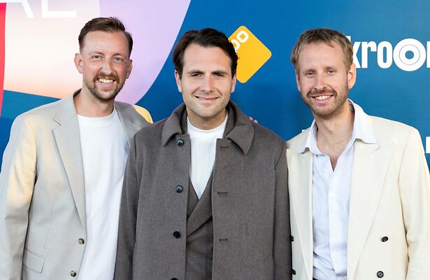 Stijn van Vliet, Tobias Camman en Daan Boom voorafgaand aan de seizoenspresentatie van de Nederlandse Publieke Omroep.
