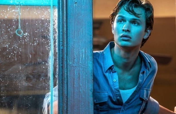 Ansel Elgort als Tony in West Side Story