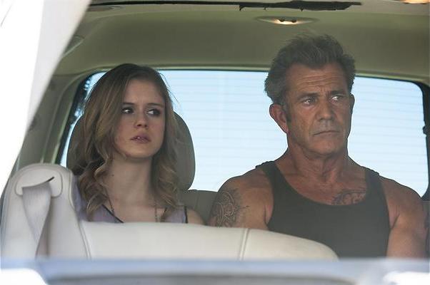 Mel Gibson helpt zijn dochter