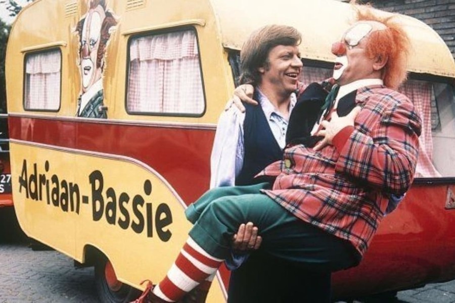 Bassie en Adriaan en de Plaaggeest