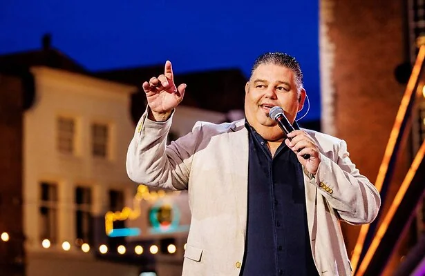 Django Wagner bij Muziekfeest op het Plein in 2024.