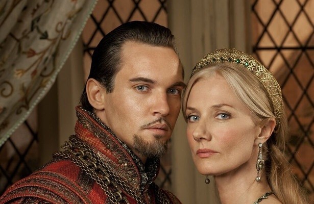 Jonathan Rhys-Meyers en Tamzin Merchant in The Tudors