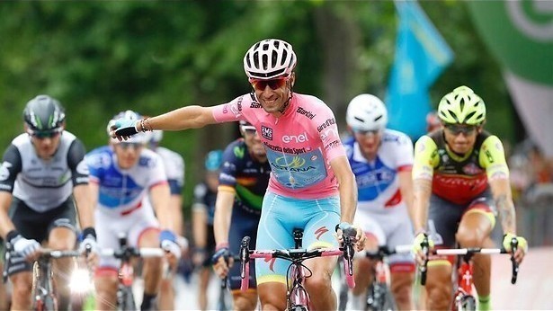 Italiaans wielerspektakel van start
