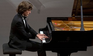 Yoav Levanon : Clara Schumann, Robert Schumann, Rachmaninov