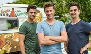 De worsten van Babel op de camping