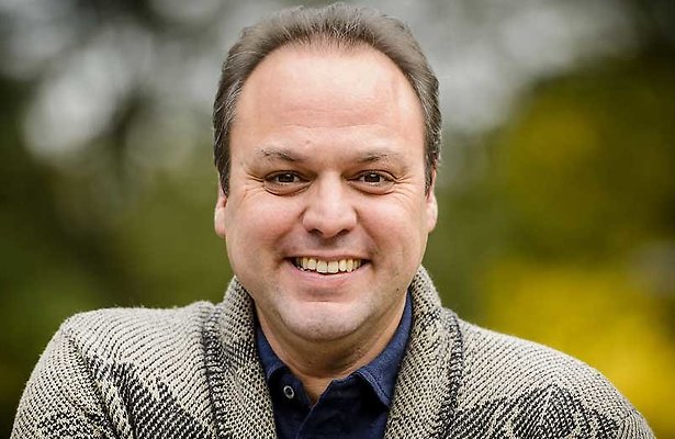 Frans Bauer heeft weer haar!