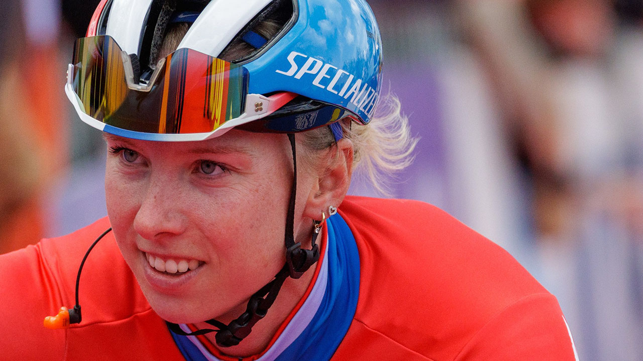 De vrouwen strijden in Nijmegen om het nationaal kampioenschap op de weg (Wielrennen)