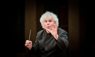 Simon Rattle dirigiert Mahlers Zweite