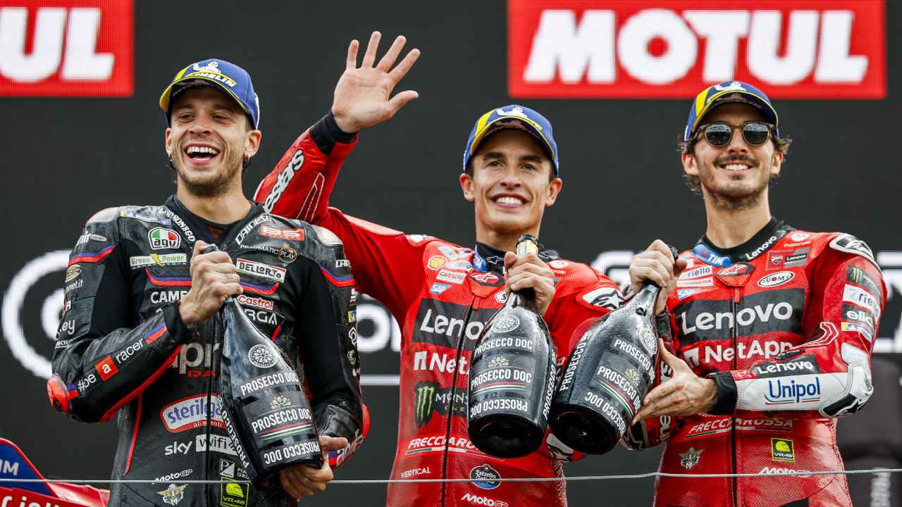 Francesco Bagnaia en Marc Márquez staan weer oog in oog met elkaar tijdens de TT in Assen